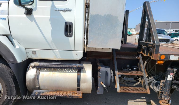 image for item DI6105 2012 International WorkStar 7500  crane truck