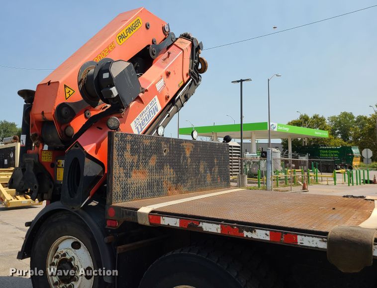 image for item DI6105 2012 International WorkStar 7500  crane truck