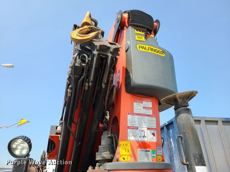 image for item DI6105 2012 International WorkStar 7500  crane truck