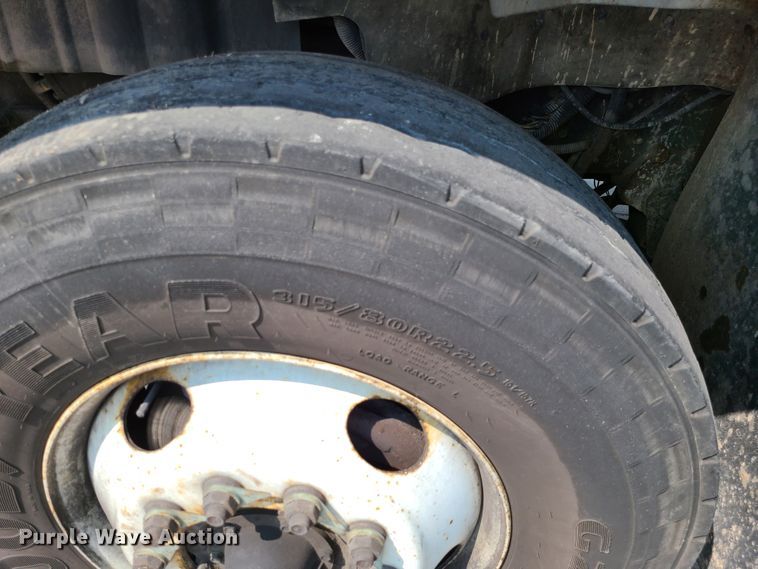 image for item DI6105 2012 International WorkStar 7500  crane truck