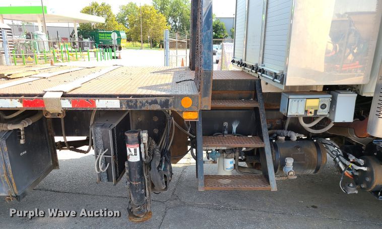 image for item DI6105 2012 International WorkStar 7500  crane truck