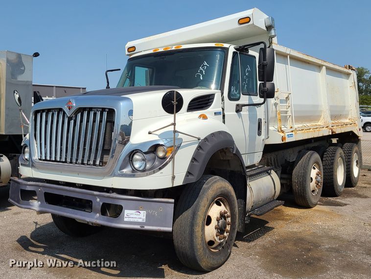 image for item DI6106 2013 International WorkStar 7600  dump truck