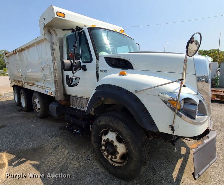 image for item DI6106 2013 International WorkStar 7600  dump truck