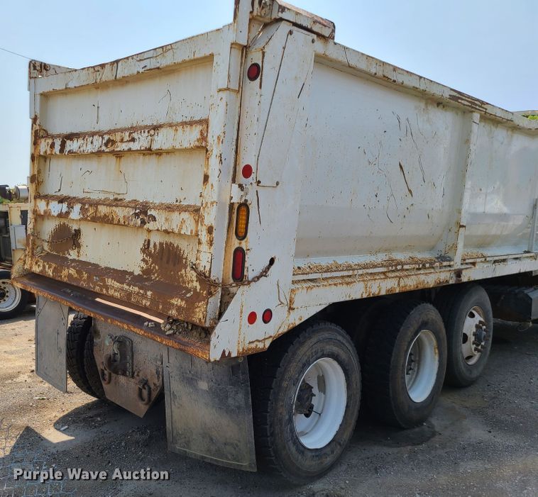 image for item DI6106 2013 International WorkStar 7600  dump truck