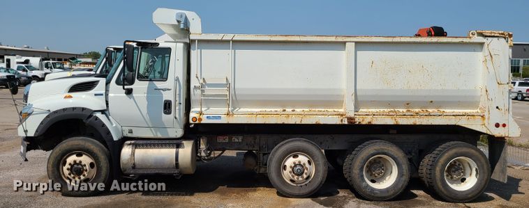 image for item DI6106 2013 International WorkStar 7600  dump truck