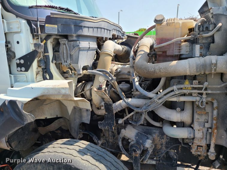 image for item DI6106 2013 International WorkStar 7600  dump truck