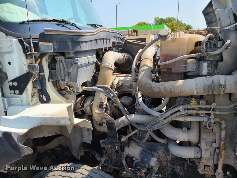 image for item DI6106 2013 International WorkStar 7600  dump truck