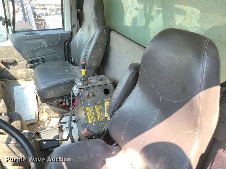 image for item DI6106 2013 International WorkStar 7600  dump truck