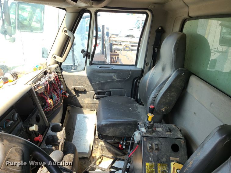 image for item DI6106 2013 International WorkStar 7600  dump truck