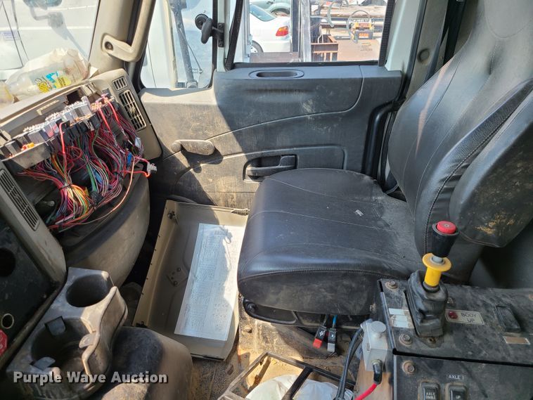 image for item DI6106 2013 International WorkStar 7600  dump truck