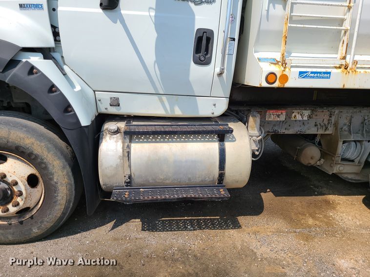 image for item DI6106 2013 International WorkStar 7600  dump truck