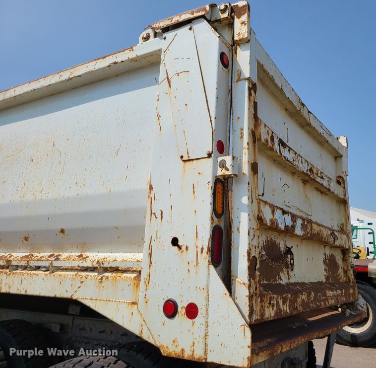 image for item DI6106 2013 International WorkStar 7600  dump truck