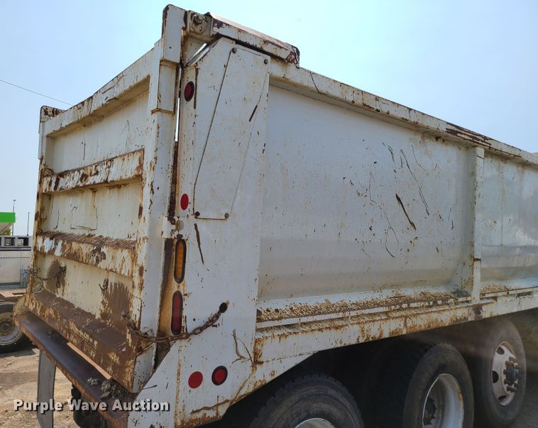 image for item DI6106 2013 International WorkStar 7600  dump truck