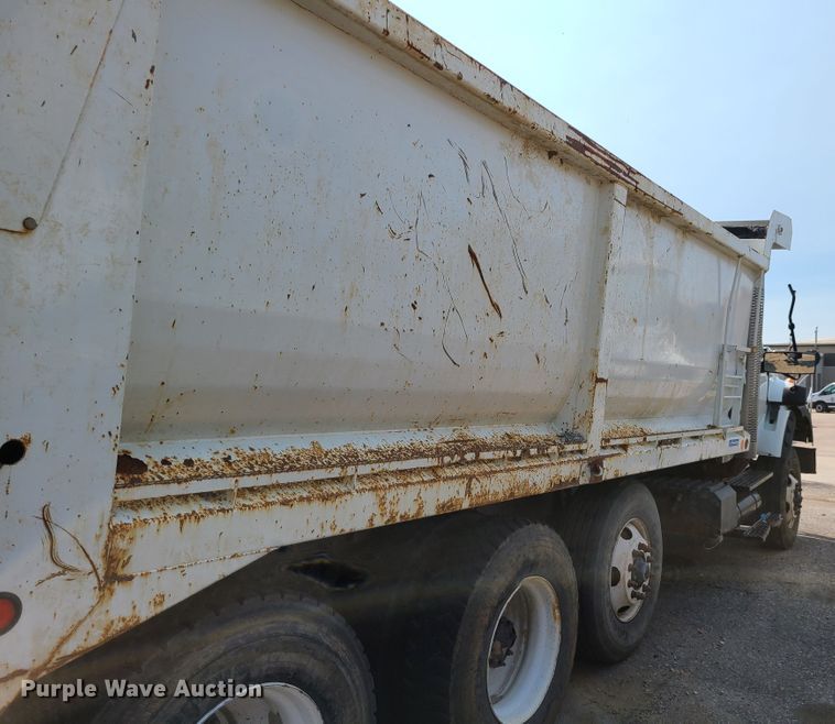 image for item DI6106 2013 International WorkStar 7600  dump truck