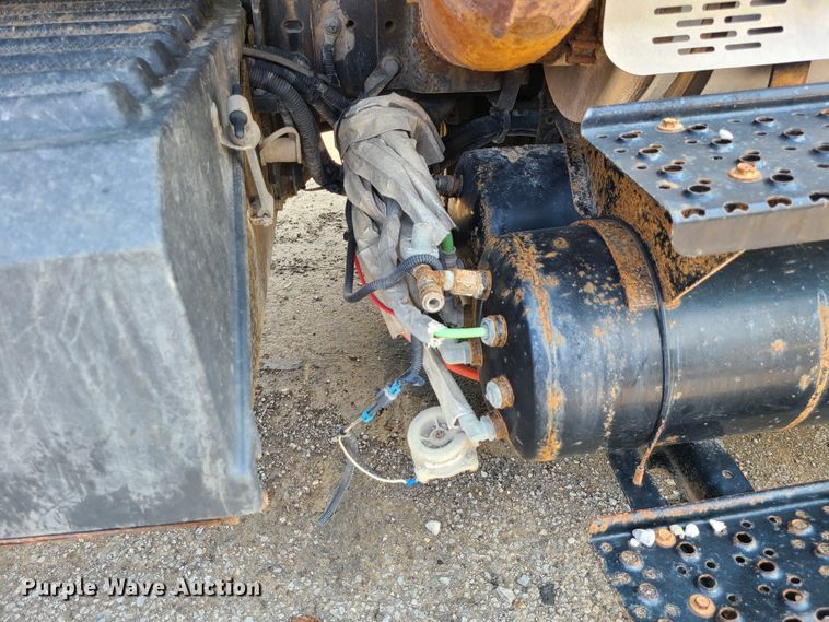 image for item DI6106 2013 International WorkStar 7600  dump truck