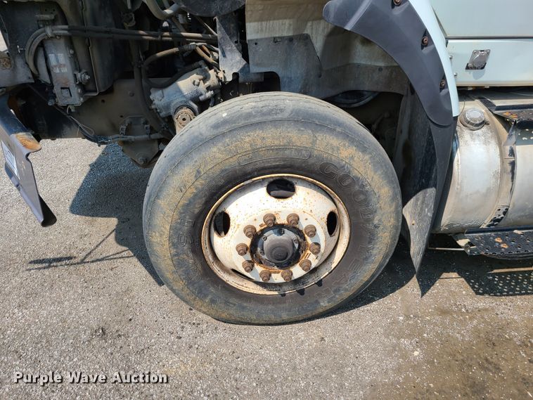 image for item DI6106 2013 International WorkStar 7600  dump truck