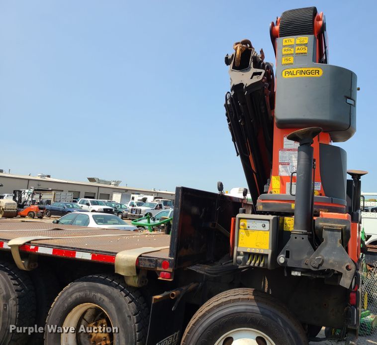 image for item DI6107 2012 International WorkStar 7500  crane truck