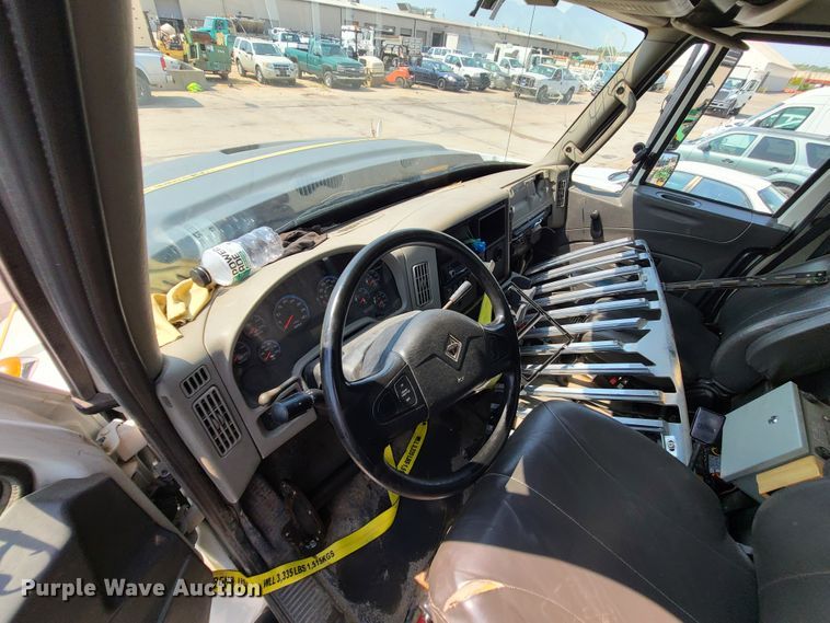 image for item DI6107 2012 International WorkStar 7500  crane truck