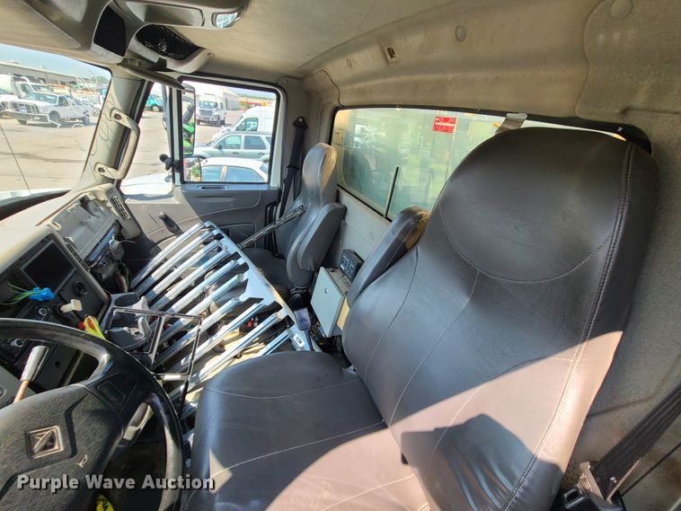 image for item DI6107 2012 International WorkStar 7500  crane truck