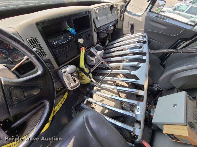 image for item DI6107 2012 International WorkStar 7500  crane truck