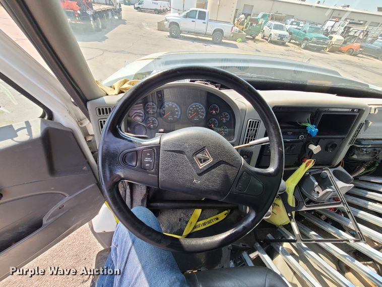 image for item DI6107 2012 International WorkStar 7500  crane truck