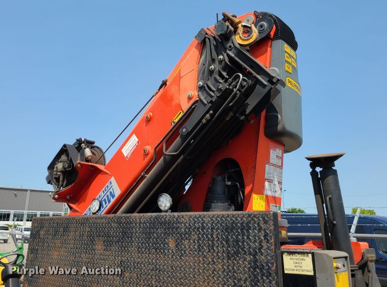 image for item DI6107 2012 International WorkStar 7500  crane truck