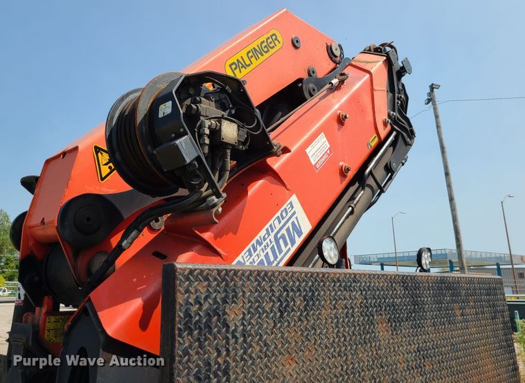 image for item DI6107 2012 International WorkStar 7500  crane truck