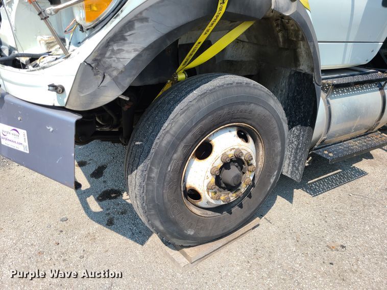 image for item DI6107 2012 International WorkStar 7500  crane truck