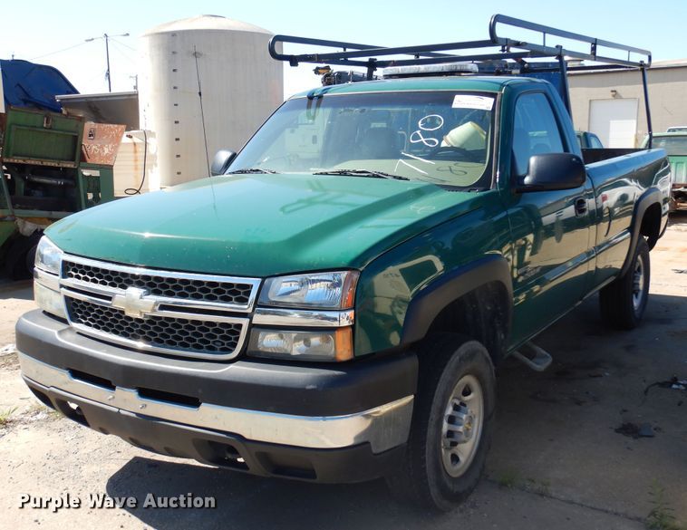 image for item DI6114 2006 Chevrolet Silverado 2500HD  pickup truck
