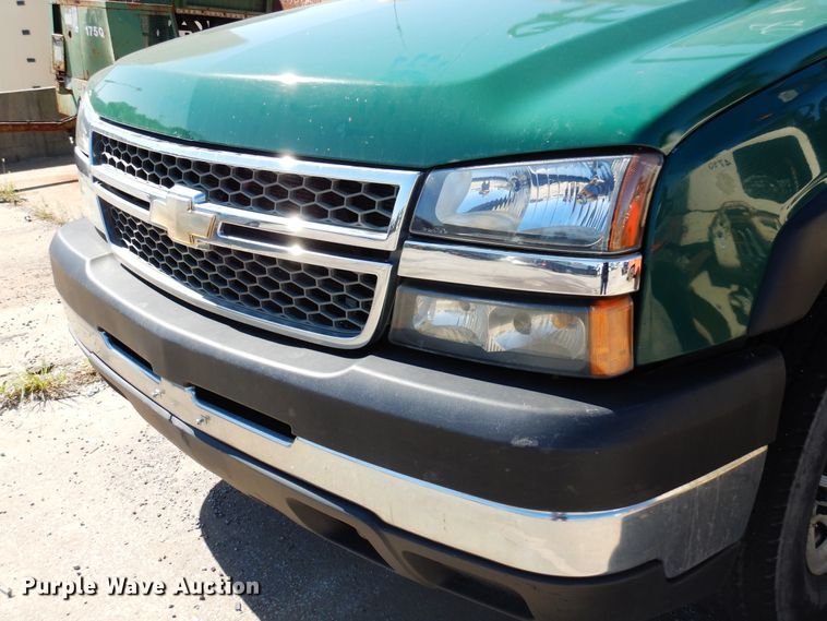 image for item DI6114 2006 Chevrolet Silverado 2500HD  pickup truck