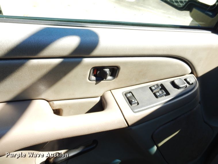 image for item DI6114 2006 Chevrolet Silverado 2500HD  pickup truck