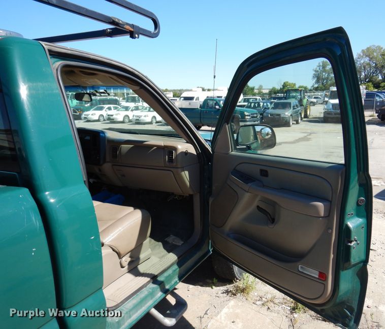 image for item DI6114 2006 Chevrolet Silverado 2500HD  pickup truck