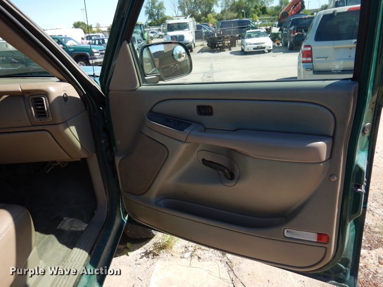 image for item DI6114 2006 Chevrolet Silverado 2500HD  pickup truck