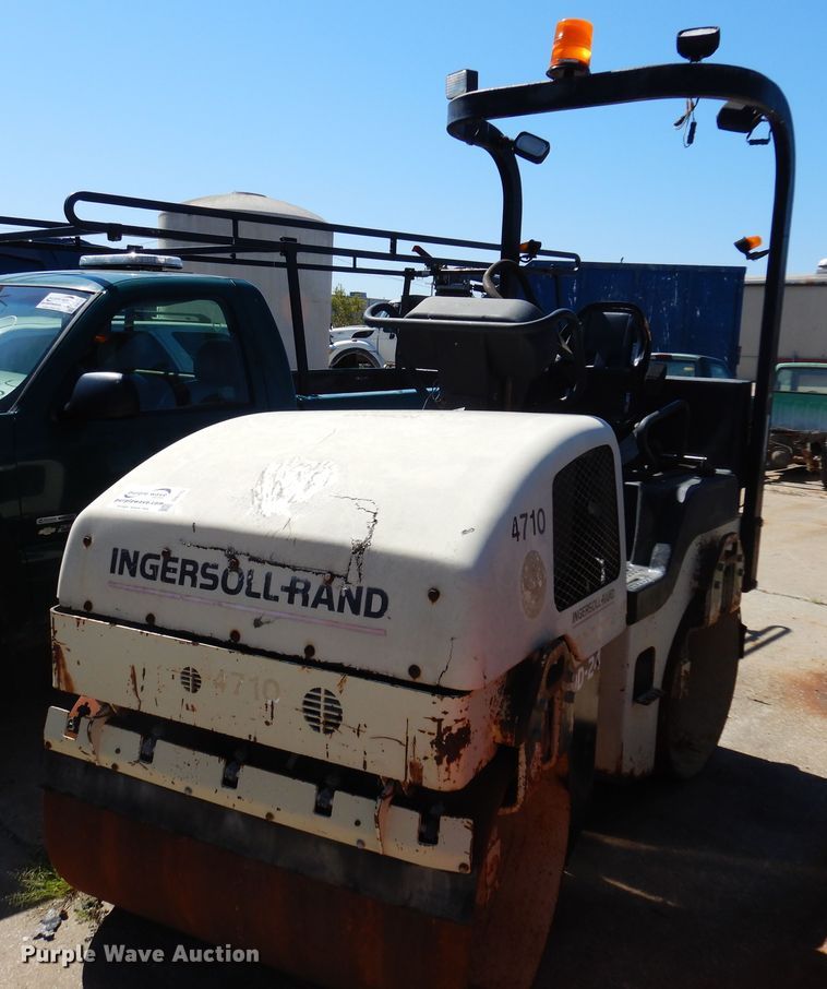 image for item DI6115 2000 Ingersoll Rand DD-24  double drum vibratory roller