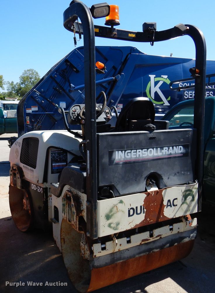 image for item DI6115 2000 Ingersoll Rand DD-24  double drum vibratory roller