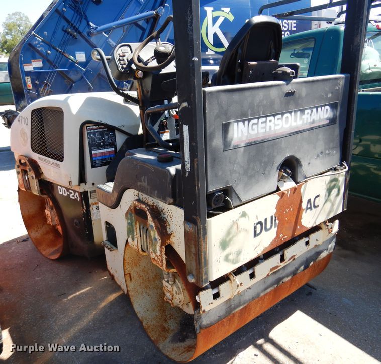 image for item DI6115 2000 Ingersoll Rand DD-24  double drum vibratory roller