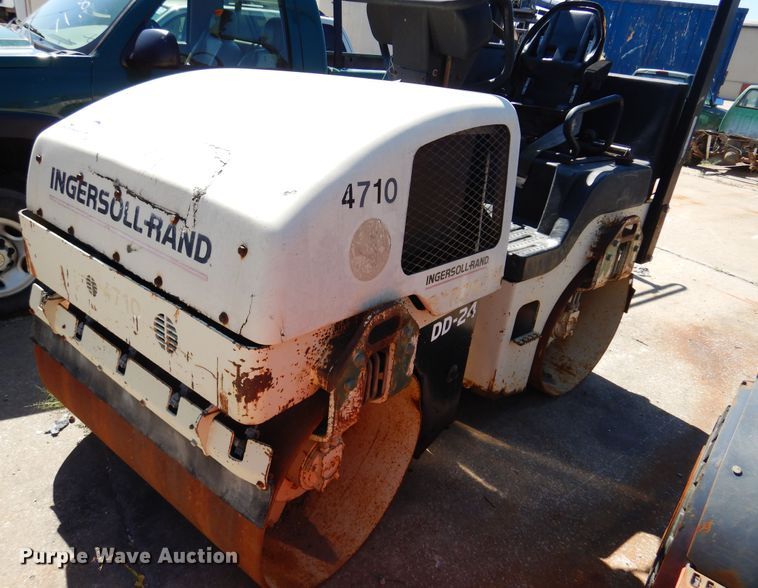 image for item DI6115 2000 Ingersoll Rand DD-24  double drum vibratory roller