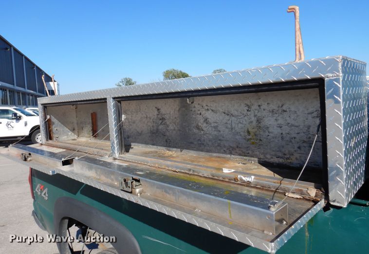 image for item DI6118 2006 Chevrolet Silverado 2500HD  pickup truck