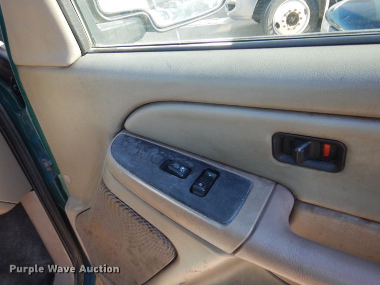 image for item DI6118 2006 Chevrolet Silverado 2500HD  pickup truck