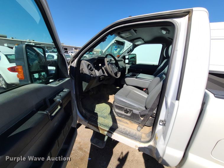 image for item DI6122 2012 Ford F350 Super Duty  pickup truck