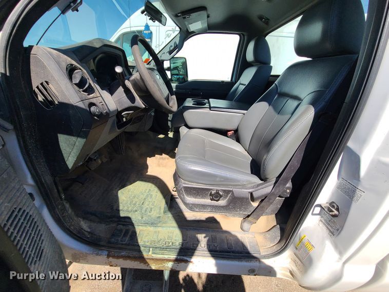 image for item DI6122 2012 Ford F350 Super Duty  pickup truck