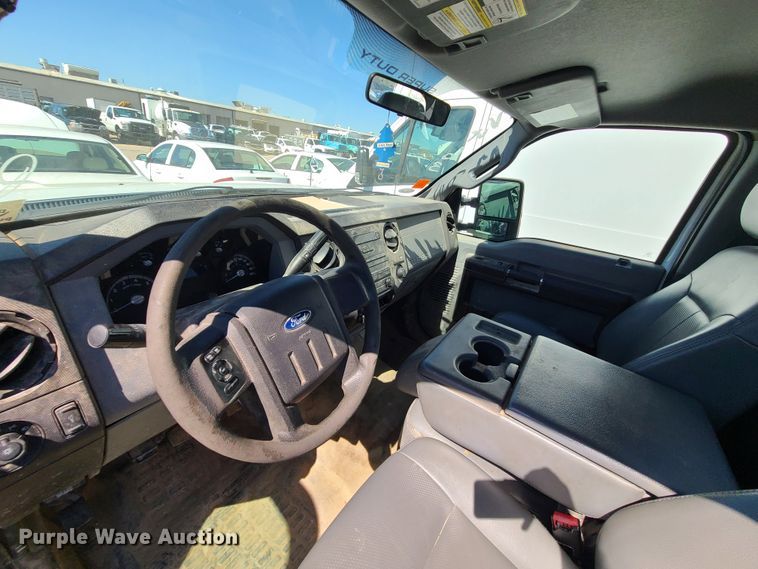 image for item DI6122 2012 Ford F350 Super Duty  pickup truck