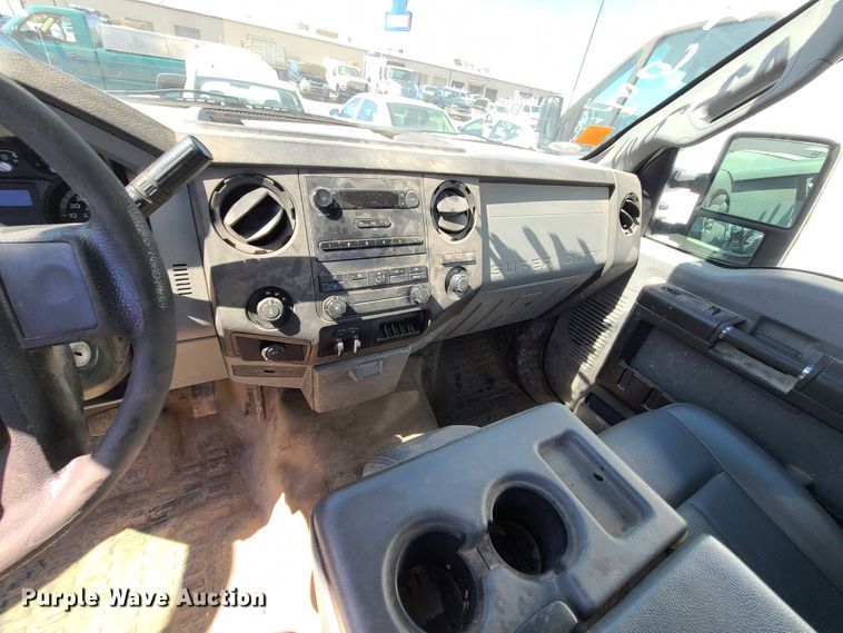 image for item DI6122 2012 Ford F350 Super Duty  pickup truck