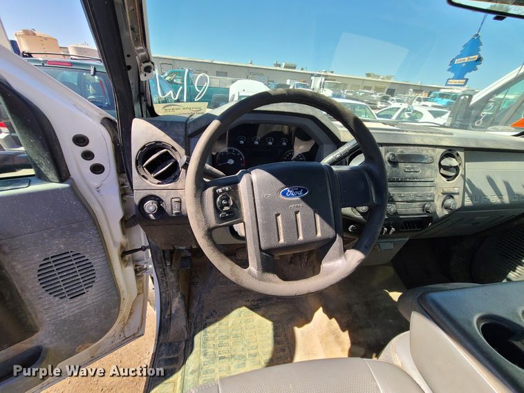 image for item DI6122 2012 Ford F350 Super Duty  pickup truck