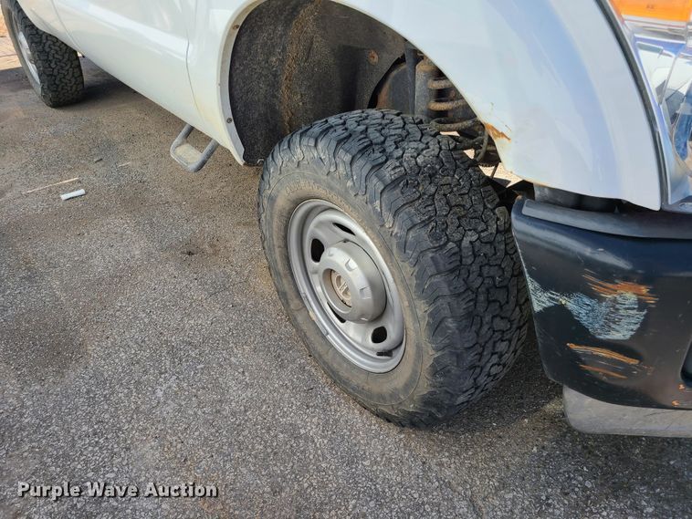 image for item DI6122 2012 Ford F350 Super Duty  pickup truck