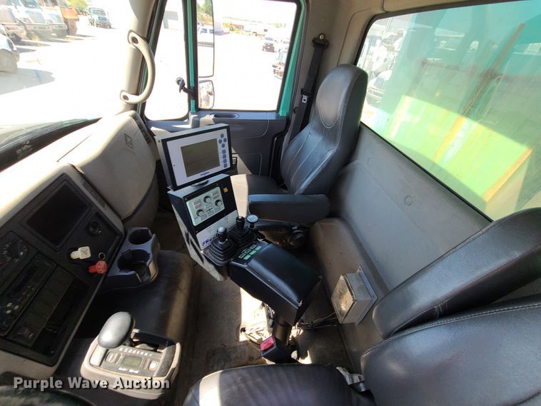 image for item DI6132 2009 International WorkStar 7600  dump truck