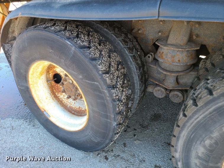 image for item DI6132 2009 International WorkStar 7600  dump truck