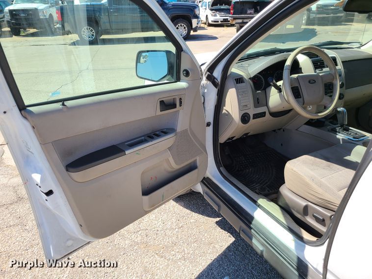 image for item DI6133 2011 Ford Escape  SUV