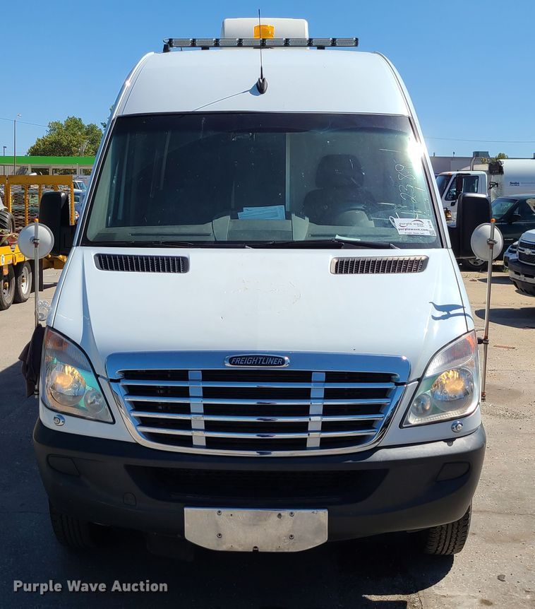 image for item DI6135 2013 Freightliner Sprinter 3500  van