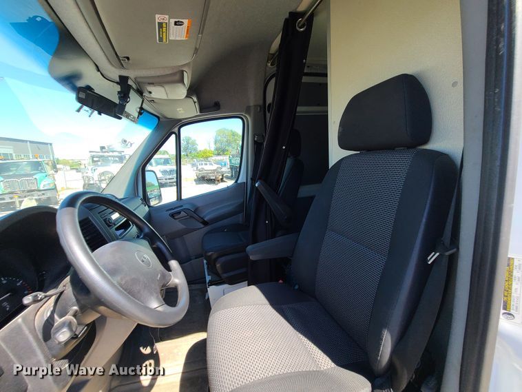 image for item DI6135 2013 Freightliner Sprinter 3500  van